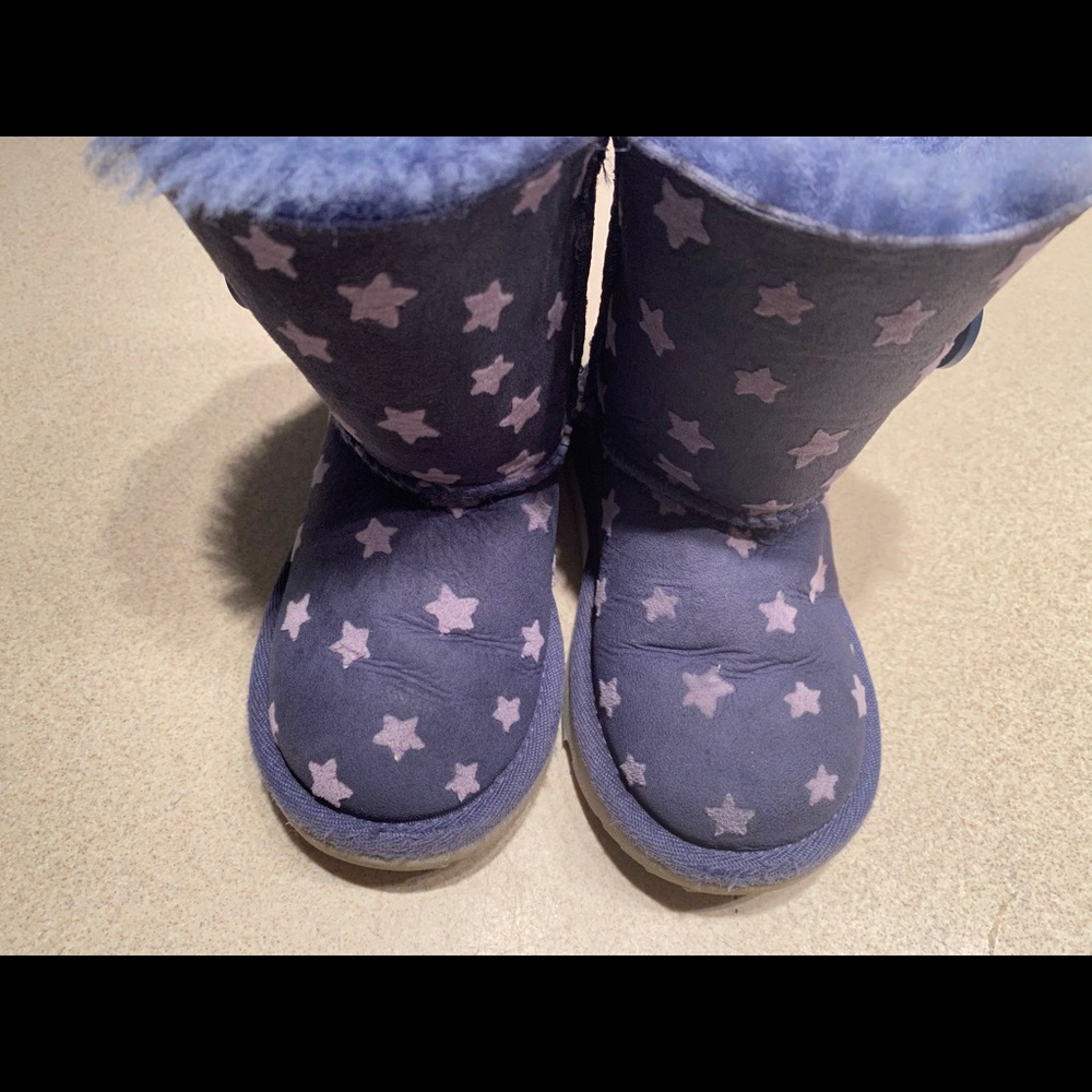 Toddler Authentic Ugg boots size 7